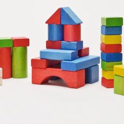 Jucării pentru copii cu vârsta de peste 1 an